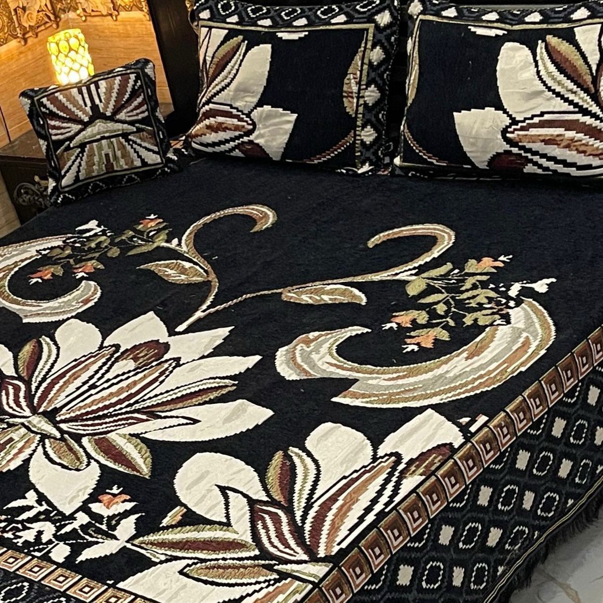 4Pc Velvet Jaquard Bedsheet